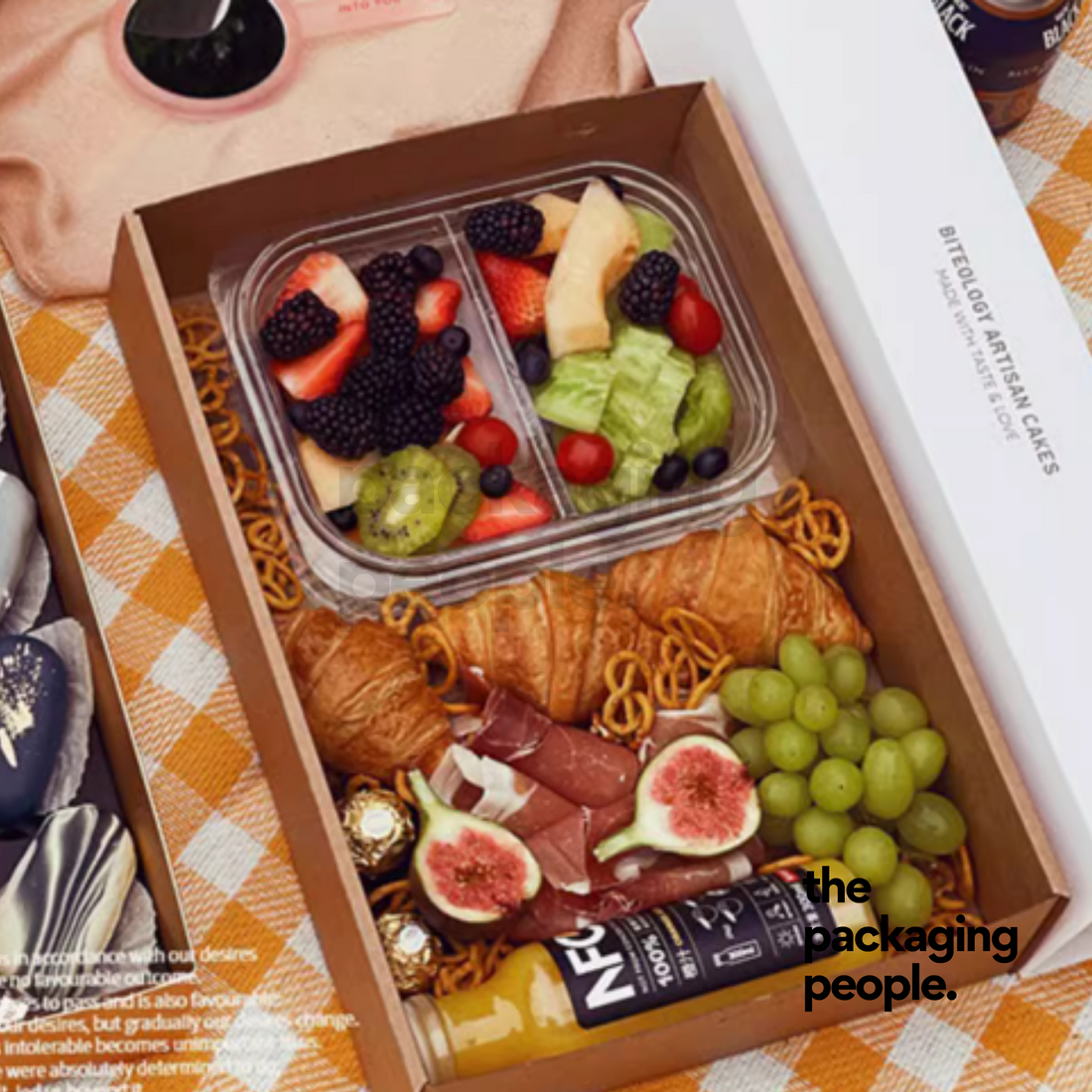 Medium Catering Tray with Window (100Pcs/Ctn) Cheese Platter Packaging | Dessert Platter Packaging